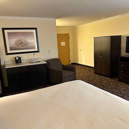 Best Western Plus Inn Of Хейуорд Экстерьер фото