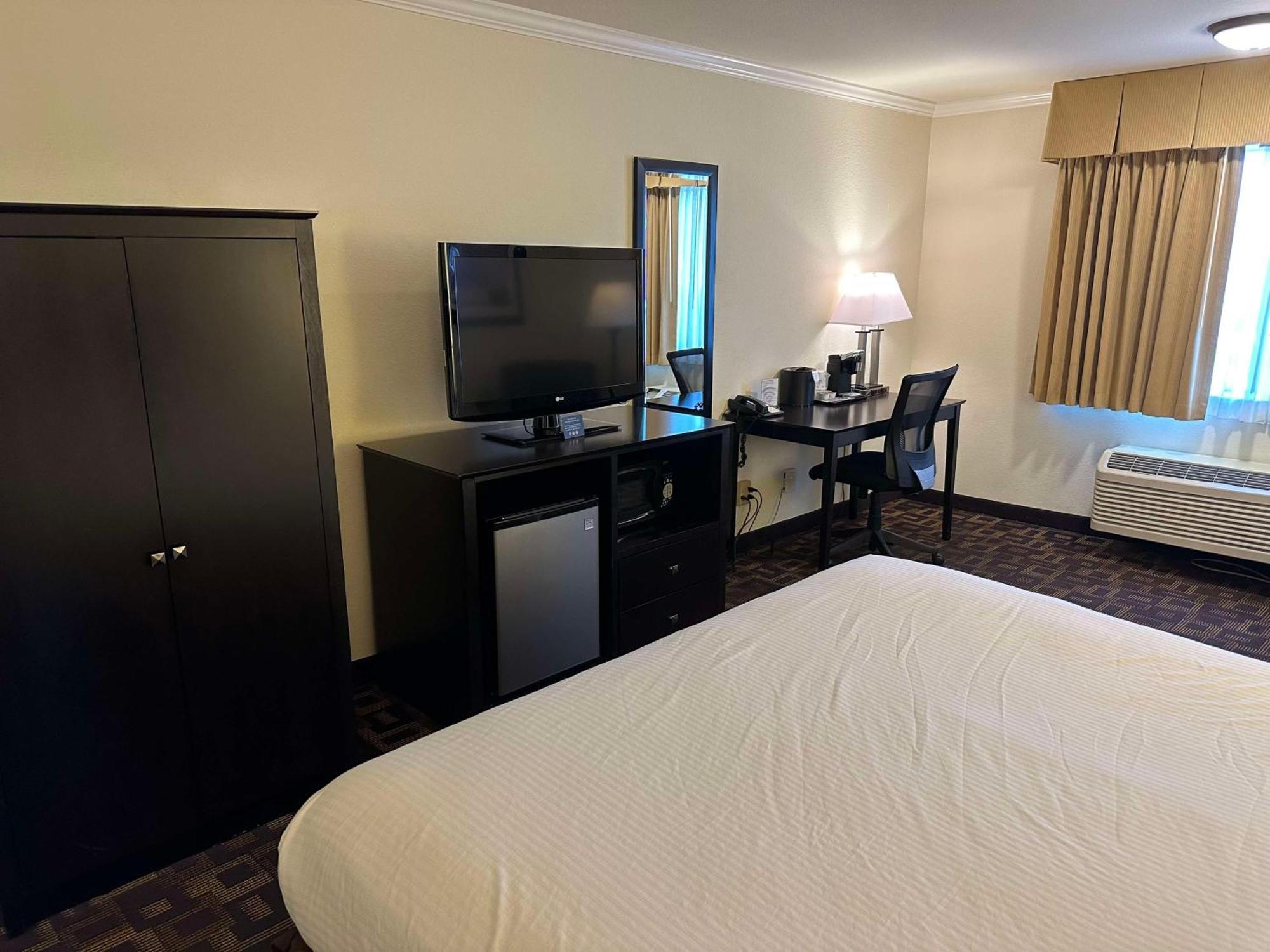 Best Western Plus Inn Of Хейуорд Экстерьер фото