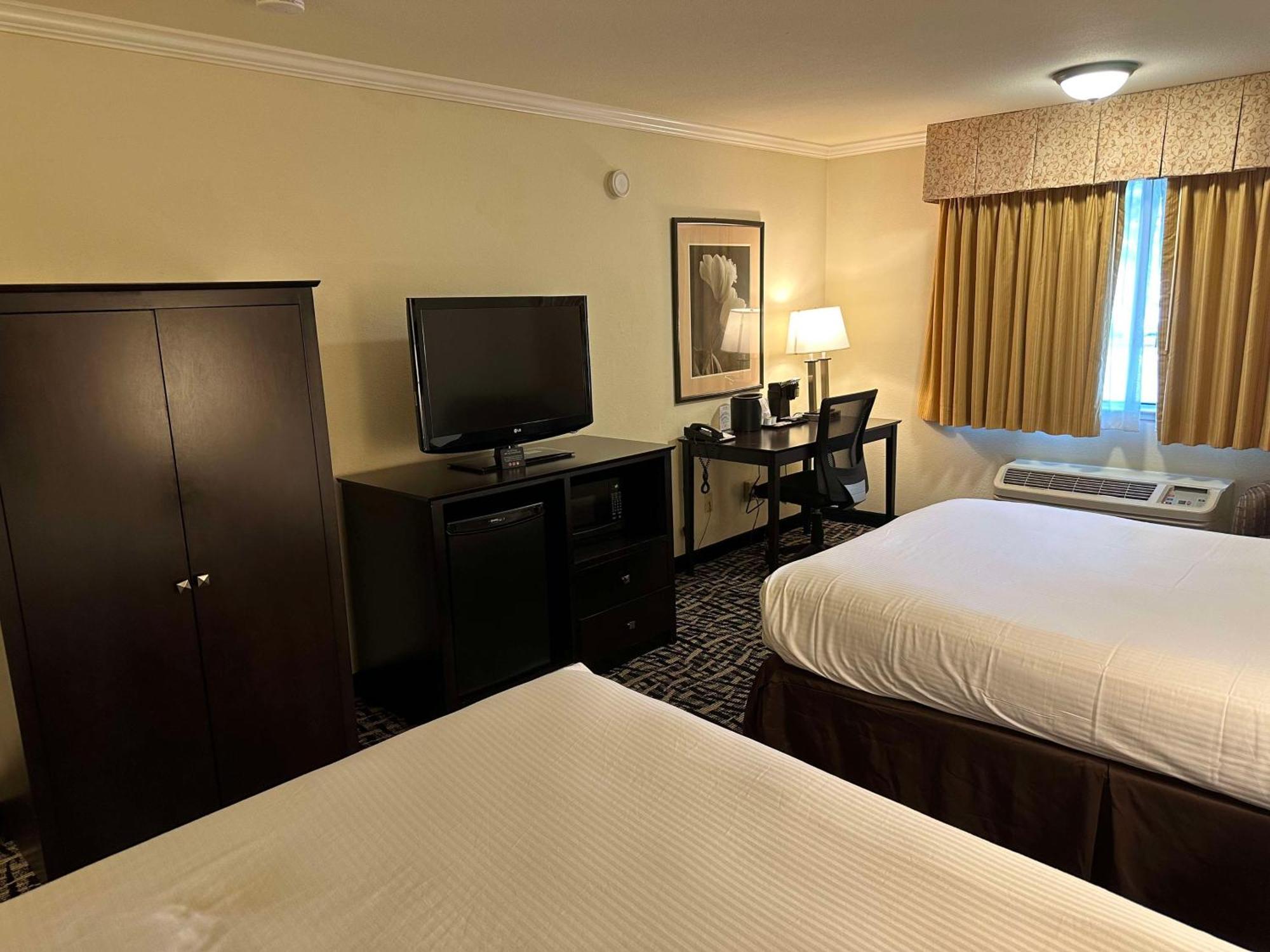 Best Western Plus Inn Of Хейуорд Экстерьер фото