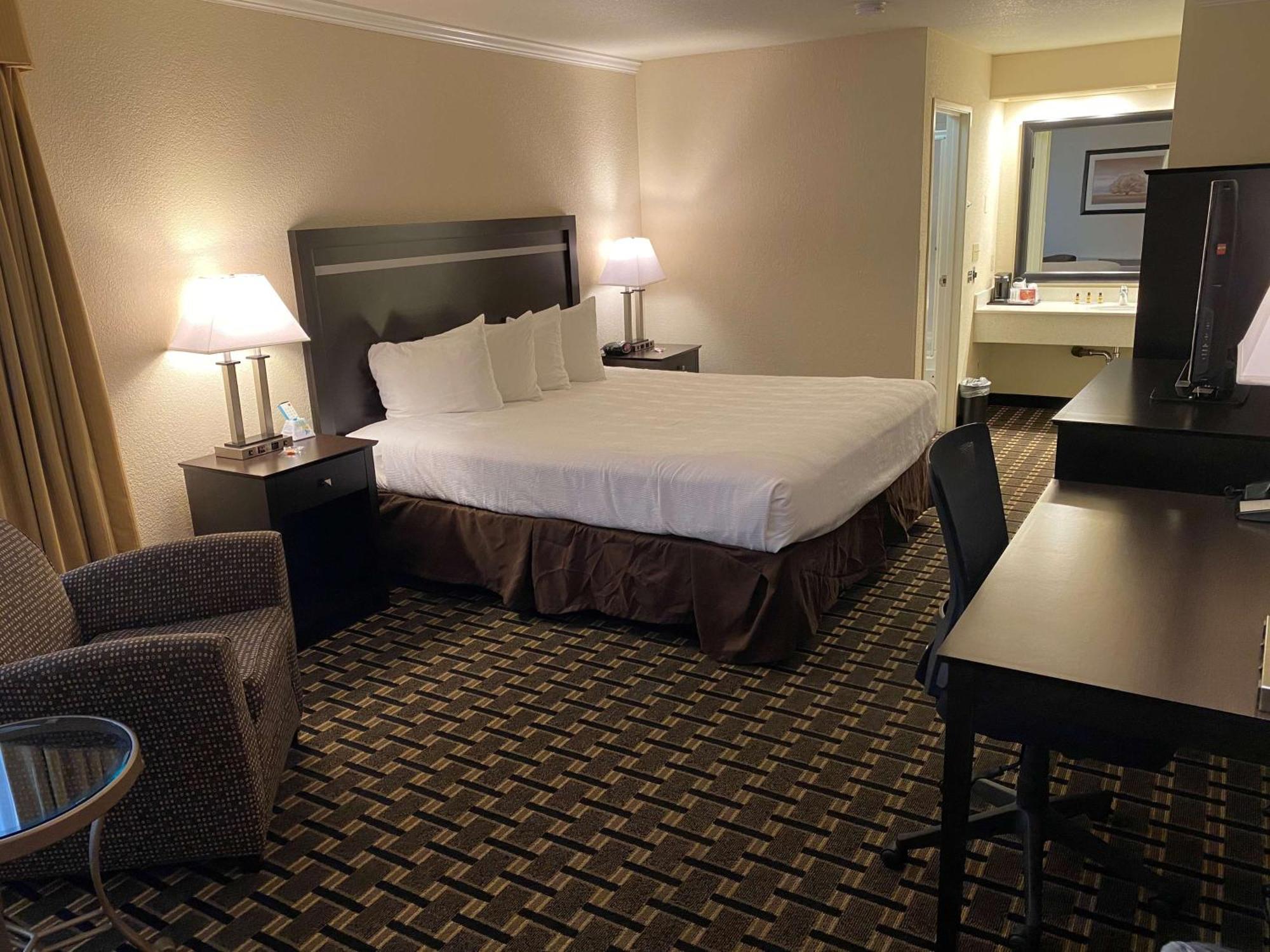 Best Western Plus Inn Of Хейуорд Экстерьер фото